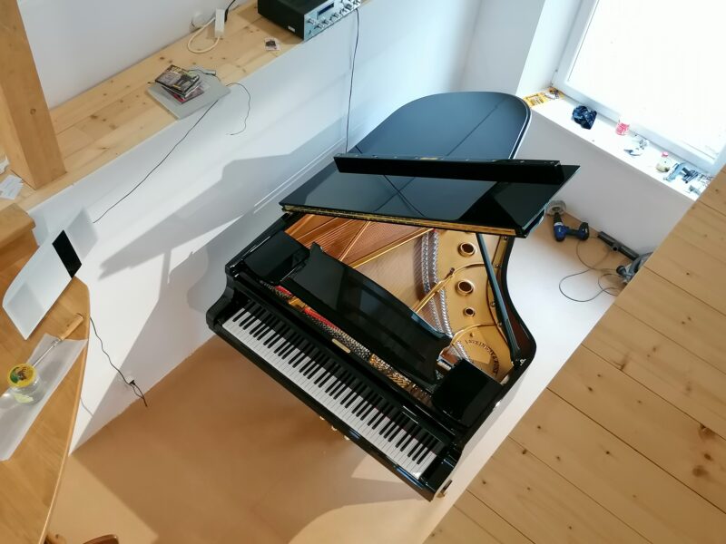 Steinway & Sons, Model A, built in Hamburg 1977 High gloss